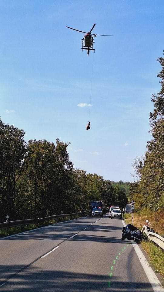 Dopravná nehoda komplikuje premávku medzi Trstínom a Jablonicou