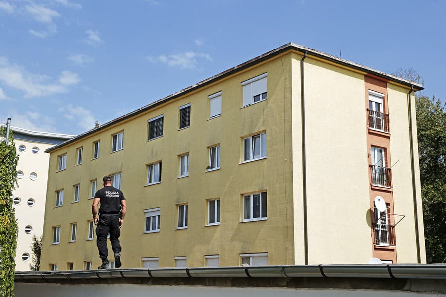 Policajti na mieste činu