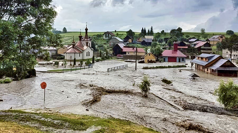 Vlani spôsobili povodne v