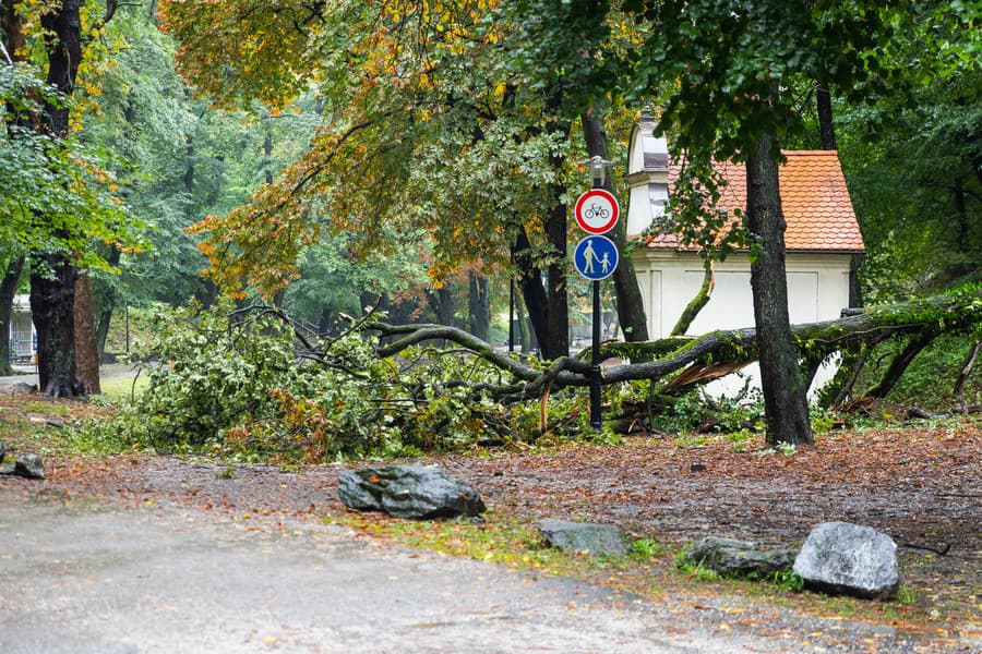 Obec potrápili dažde i