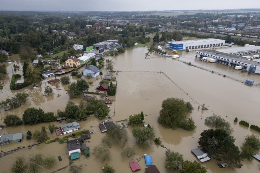 Na snímke zaplavená Ostrava.