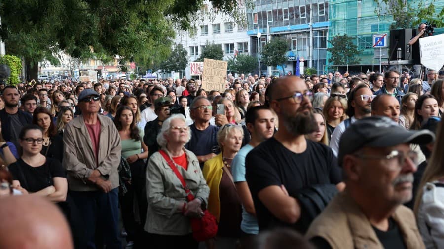 Protest proti ministerke Šimkovičovej