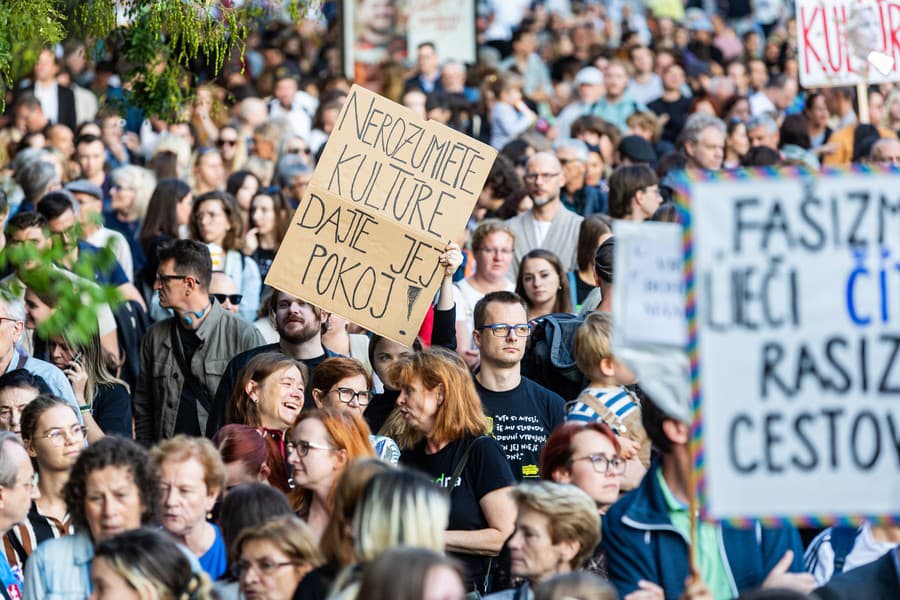 Protest proti ministerke Martine Šimkovičovej.