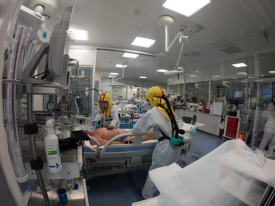 Očkovanie chráni predovšetkým rizikovú populáciu pred hospitalizáciou a ťažkým priebehom ochorenia.