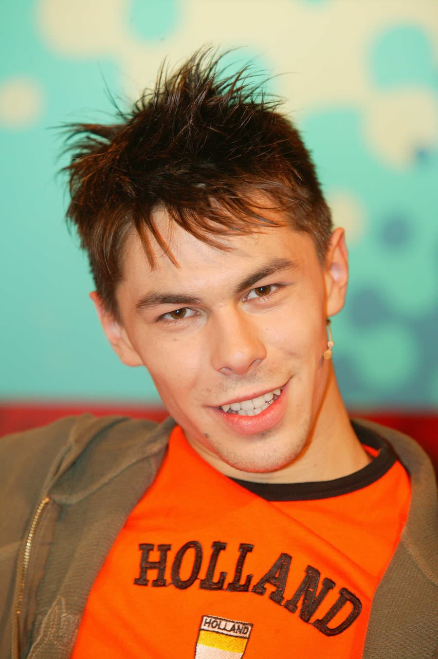 Ľudia ho spoznali vďaka SuperStar v roku 2004.