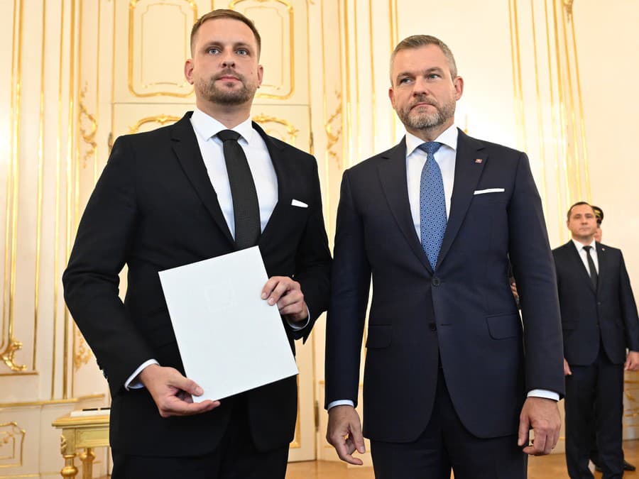 Prezident Peter Pellegrini (vpravo)