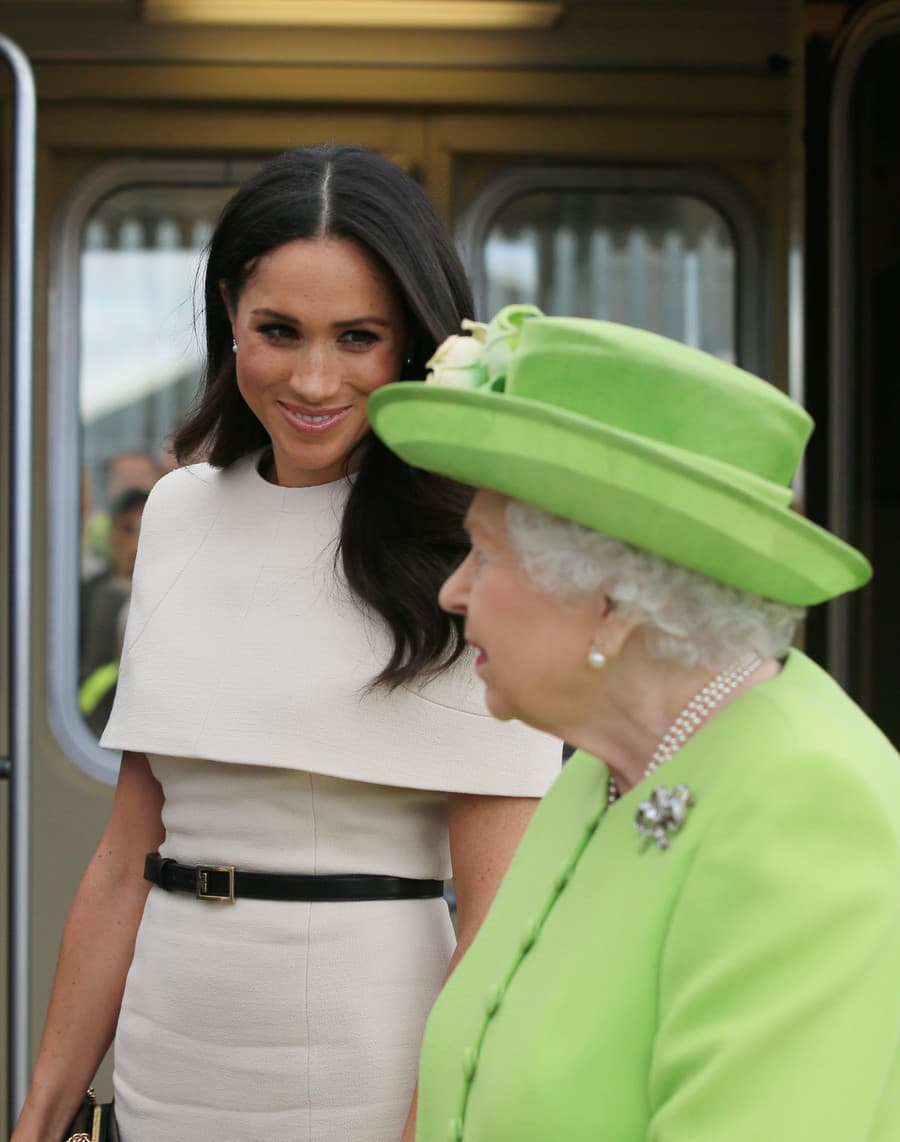 Meghan Markle a kráľovná