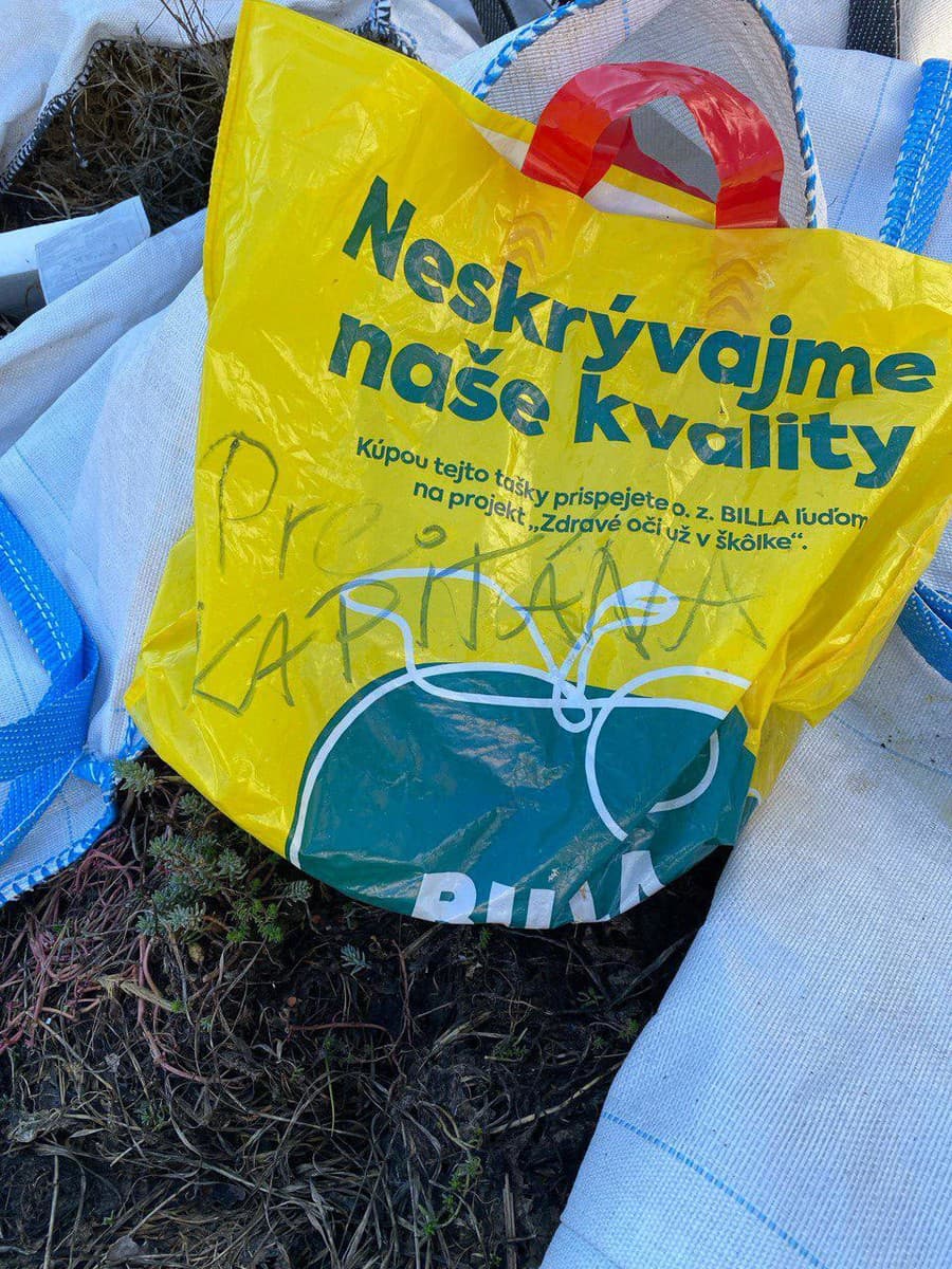 Andrej Danko si našiel v záhrade odrezanú bravčovú hlavu v igelitke!