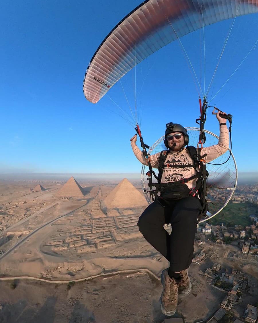 Paraglidista Alex nedá na