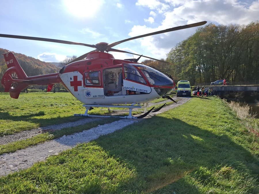 Auto zrazilo 71-ročnú chodkyňu medzi Vrbovcami a Sobotišťom, zraneniam podľahla