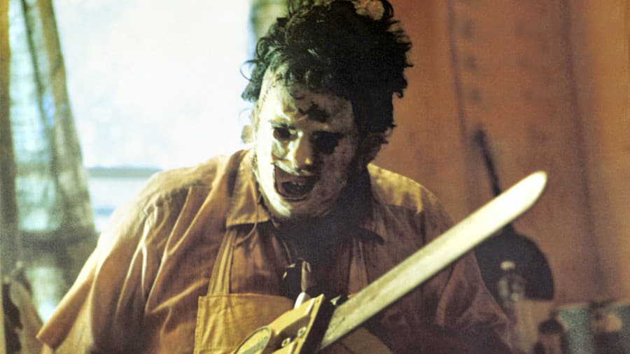 Zamaskovaný kanibal Leatherface si