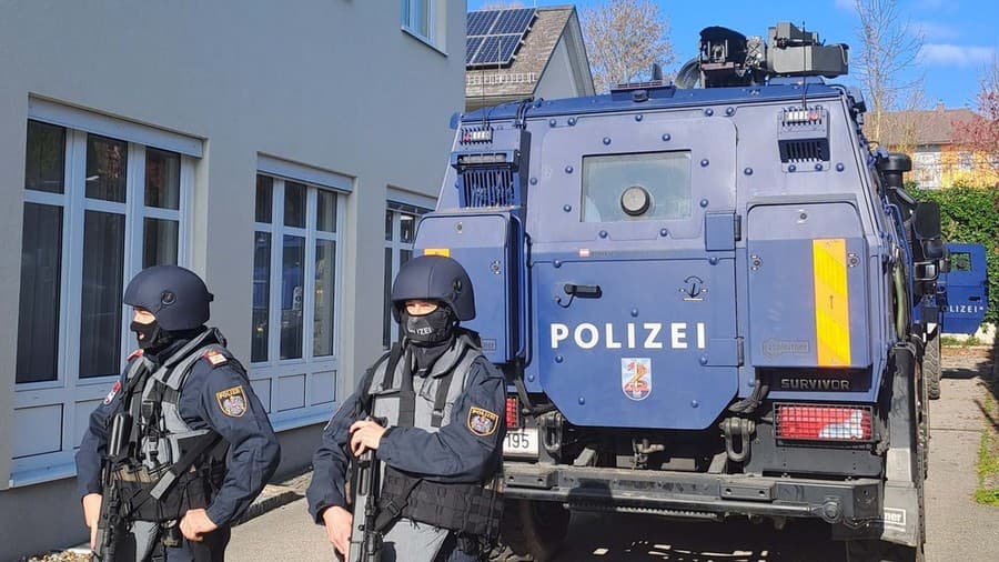 Polícia pátrala po poľovníkovi,