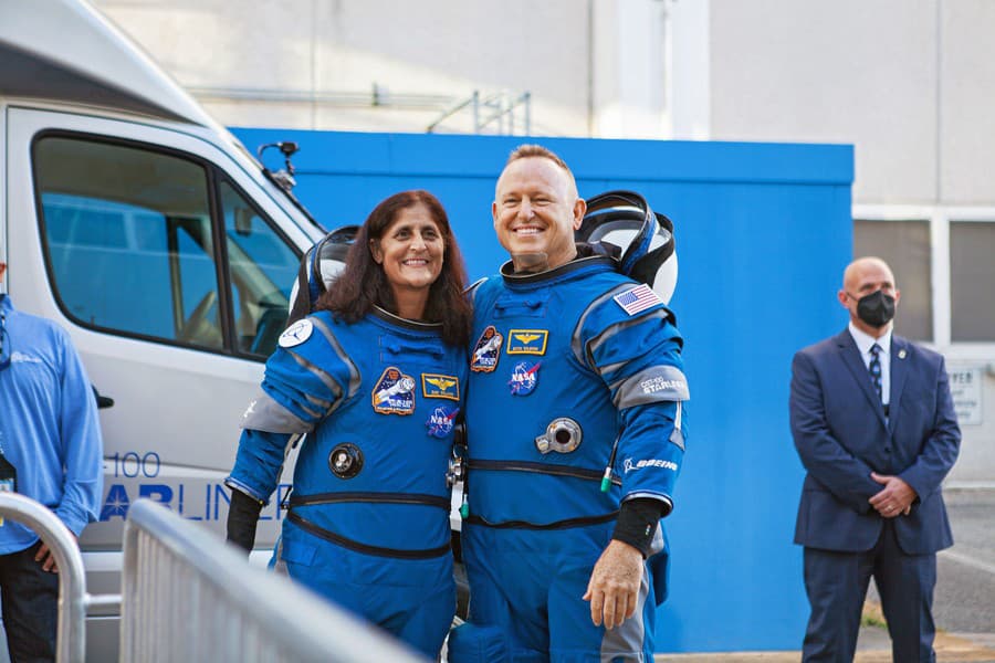 Predtým. Sunita Williams a