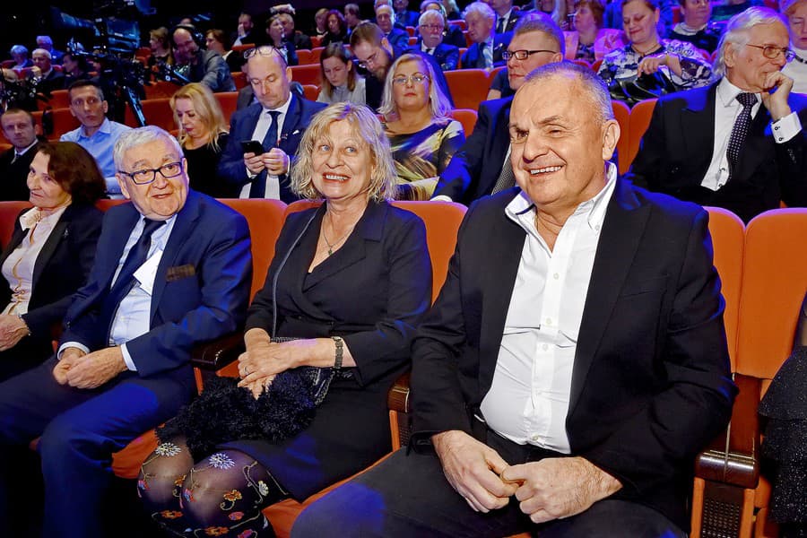 Manželka Barbora je dcérou niekdajšieho umeleckého riaditeľa a choreografa Lúčnice Štefana Nosáľa († 90).