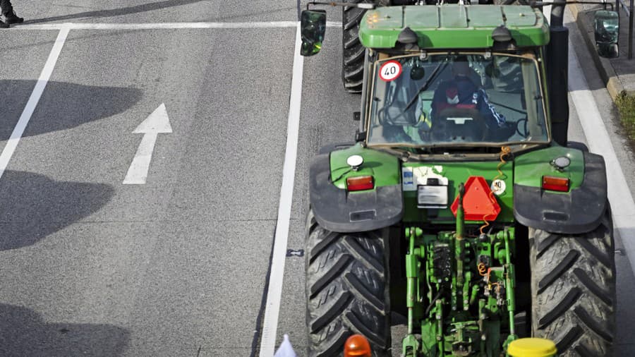 Poľskí farmári začali s