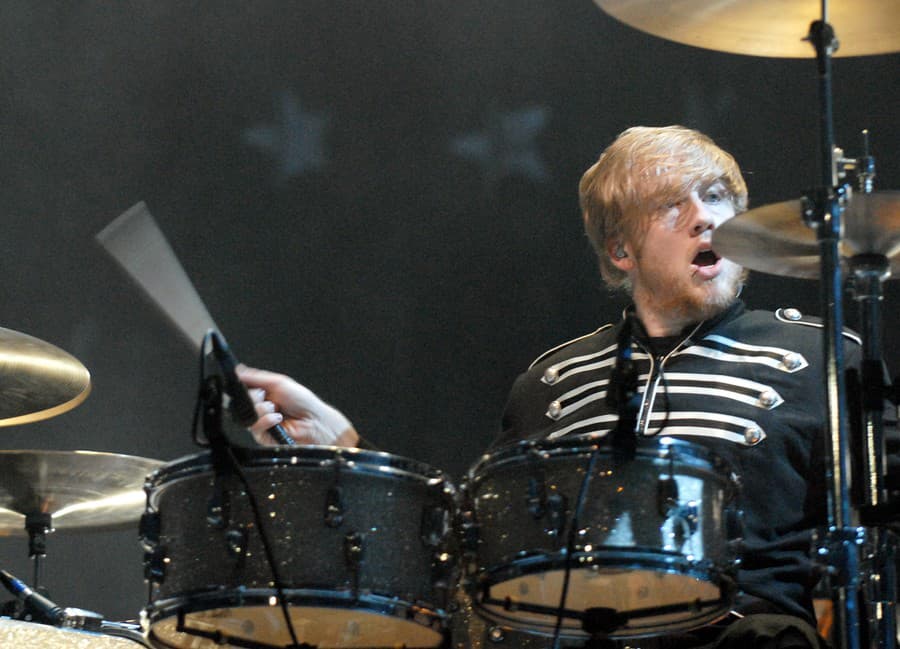 Bob Bryar zomrel vo