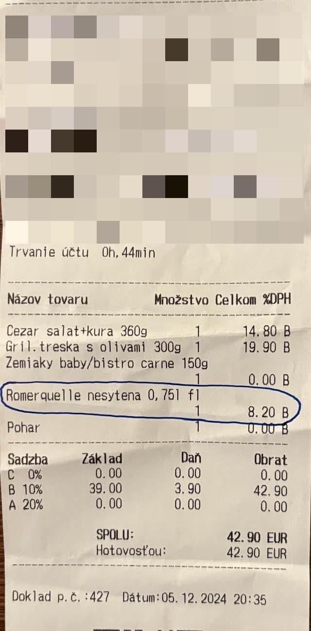 Cudzinca prekvapila cena za fľašu vody.