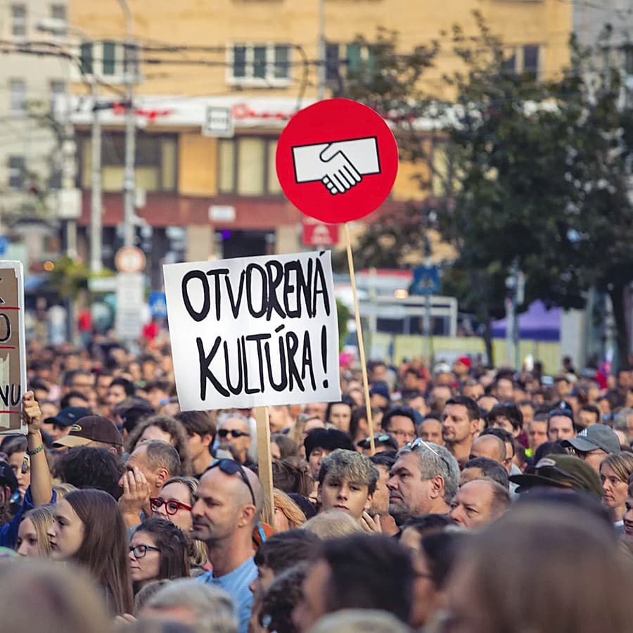 Protesty proti krokom ministerstva