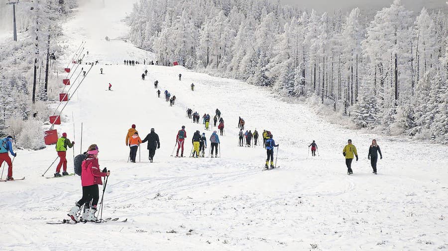 Skituristom sa zhoršia podmienky