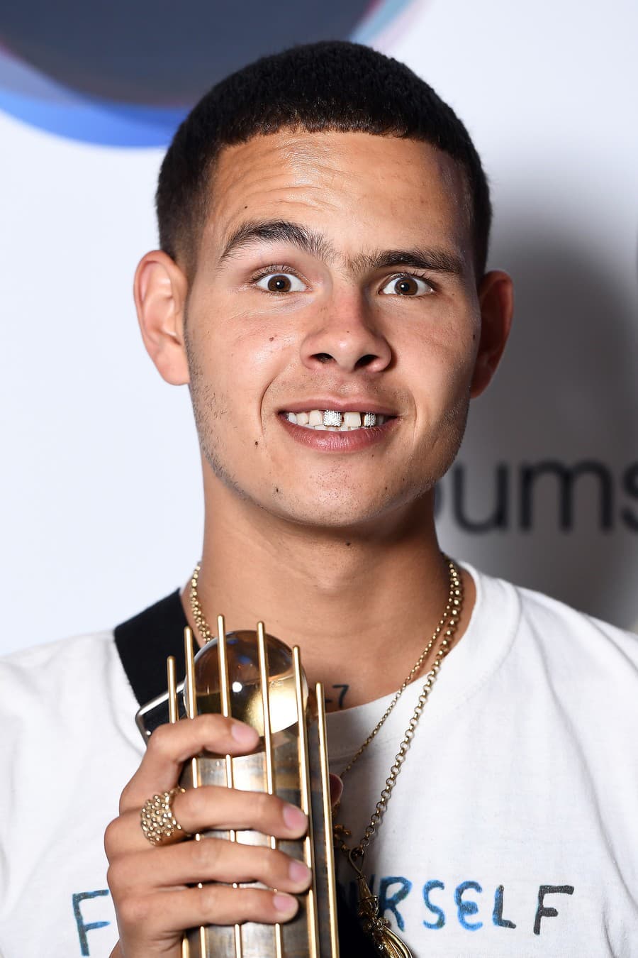 Britský raper Slowthai.