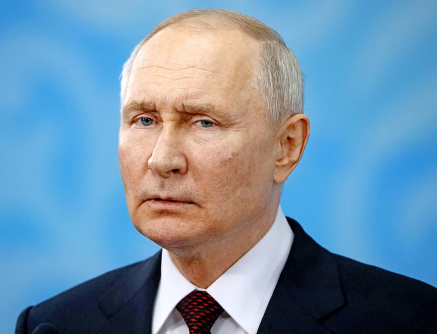 Ruský prezident Vladimir Putin (72) sa ospravedlnil za zostrelenie lietadla, pri ktorom zahynulo 38 ľudí.  