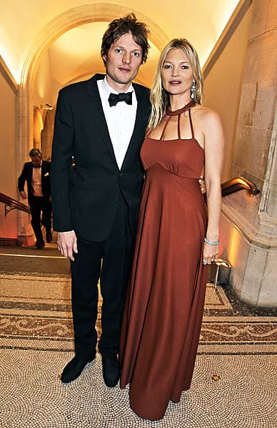 Kate Moss (50) Nikolai von Bismarck (37)