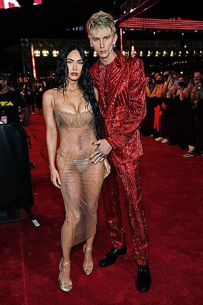 Megan Fox (38) Machine Gun Kelly (34)