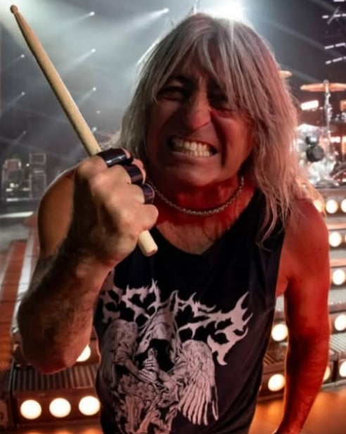 Mikkey Dee prekonal otravu