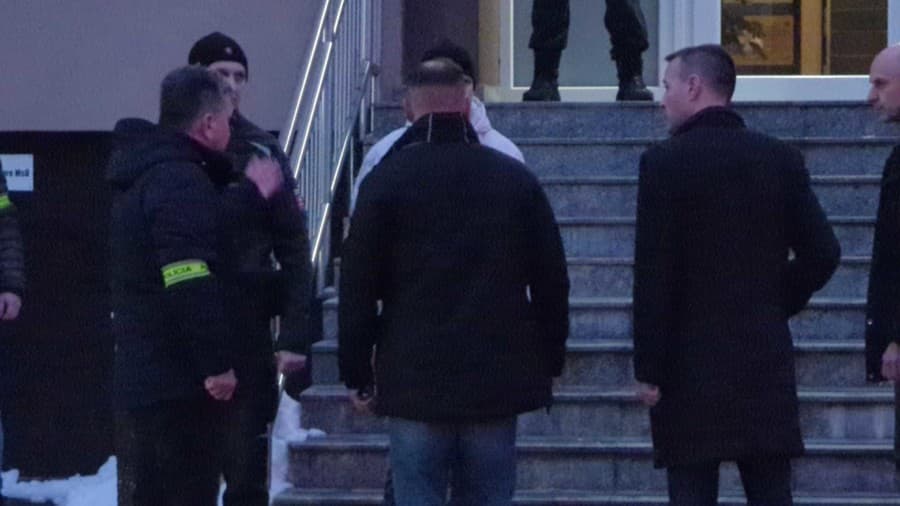 Na miesto nešťastia prišli aj ministri Drucker a Šutaj Eštok.