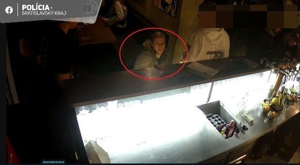  Muž na fotografii by svojimi informáciami mohol napomôcť k objasneniu trestného činu ublíženia na zdraví.
