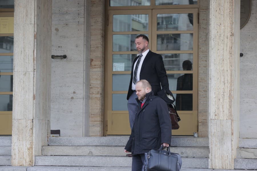 Na Mestskom súde Bratislava I pokračovalo pojednávanie v prípade Jeremyho Hulsha, exmanžela moderátorky Very Wisterovej.