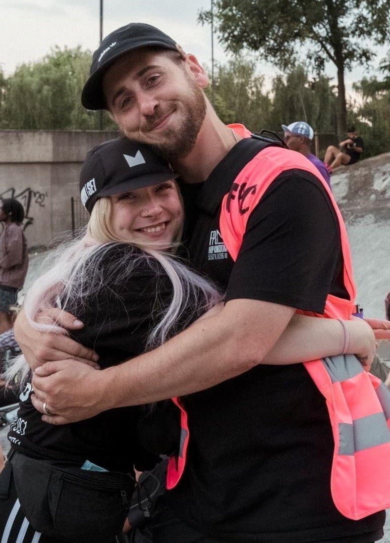 Laura sa s Jakeom zasnúbila pred 4 rokmi. 