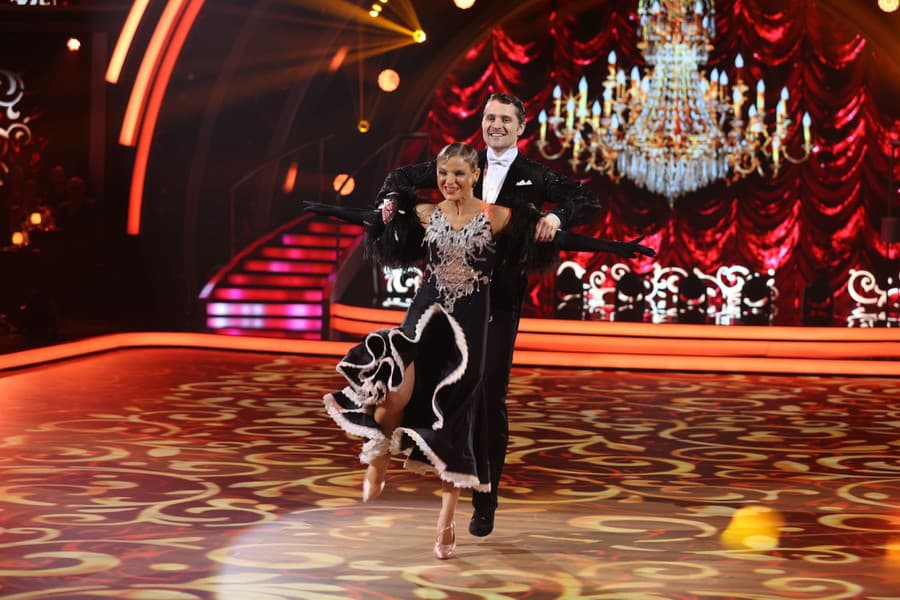 Prvé kolo 10. série Let's Dance. Na snímke ​Marek Rozkoš a Natália Horváthová.
