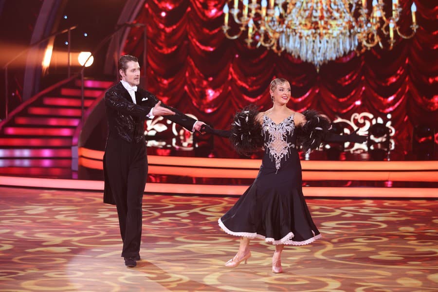 Prvé kolo 10. série Let's Dance. Na snímke ​Marek Rozkoš a Natália Horváthová.