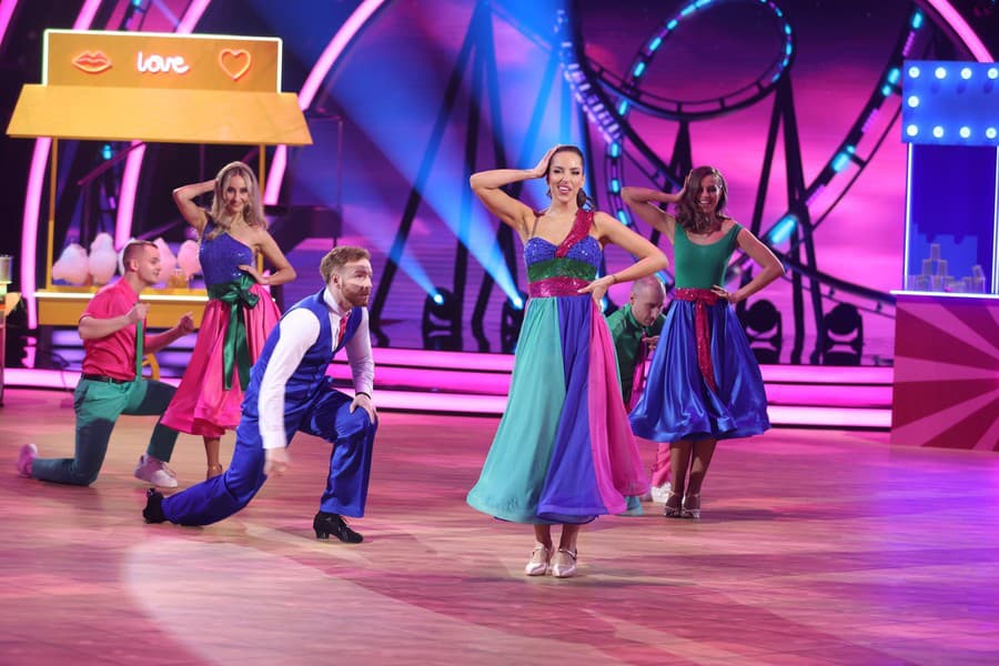 Prvé kolo 10. série Let's Dance. Na snímke Simona Leskovská a Vilém Šír.
