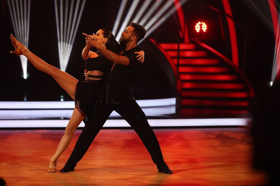 Prvé kolo 10. série Let's Dance. Na snímke Ráchel Šoltésová a Titus Ablorh.