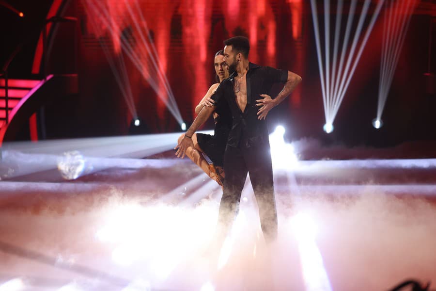 Prvé kolo 10. série Let's Dance. Na snímke Ráchel Šoltésová a Titus Ablorh.