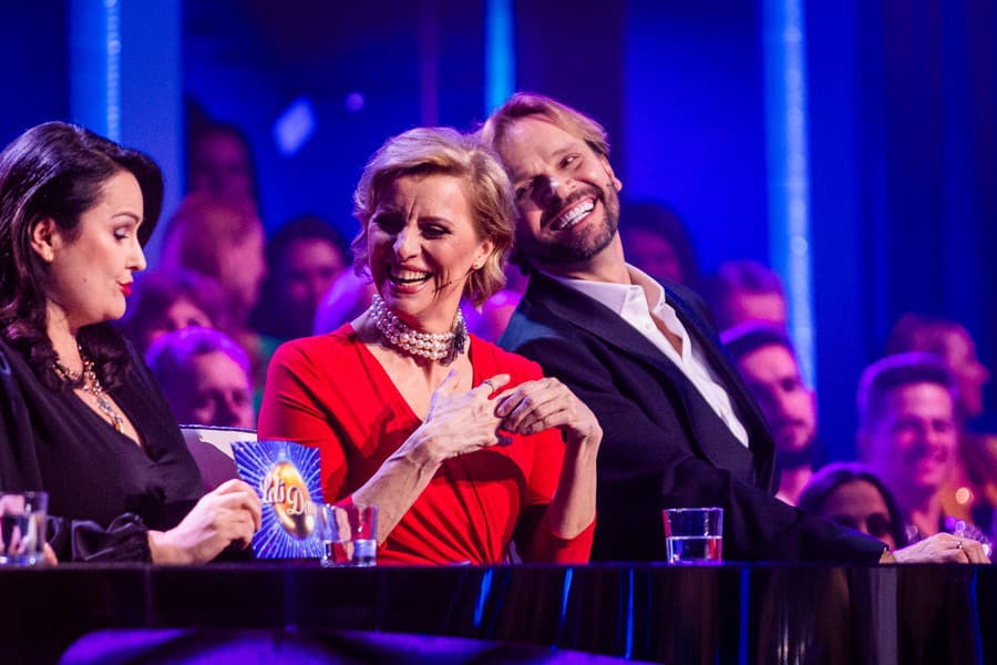 Porota počas druhého kola tanečnej televíznej šou Let’s Dance.