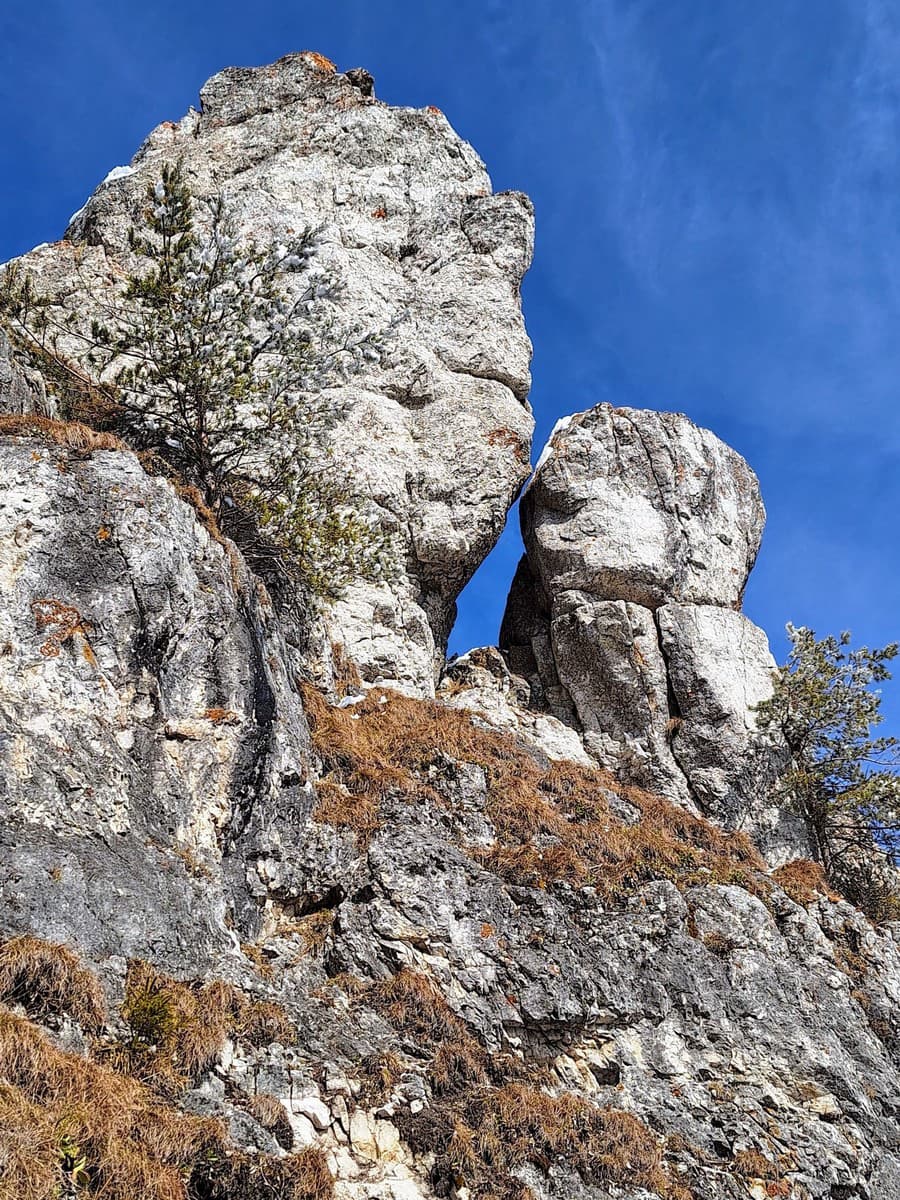 Jana narazila počas túry vo Veľkej Fatre na "bozkávajúce sa" skaly.