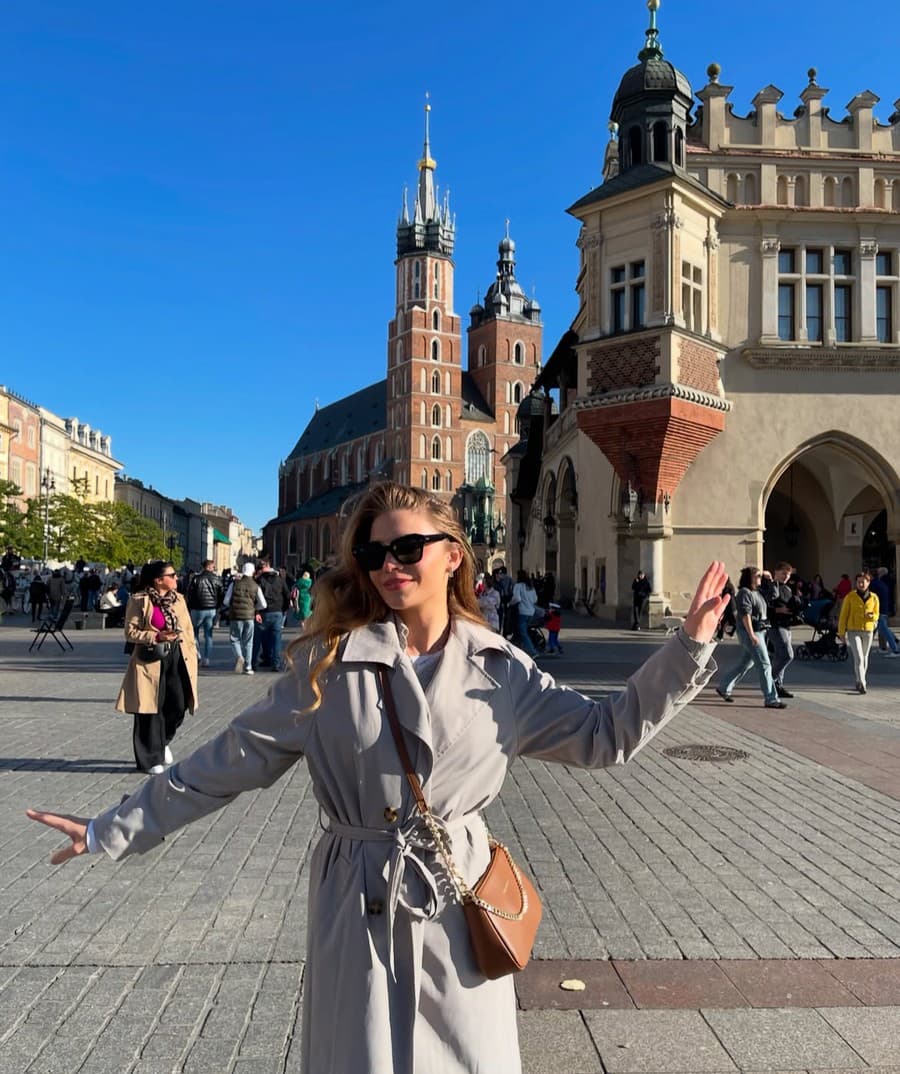 Simona strávila v rádiu niekoľko rokov.