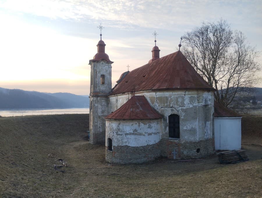 Voda v nádrži Domaša doslova mizne domácim aj návštevníkom pred očami.
