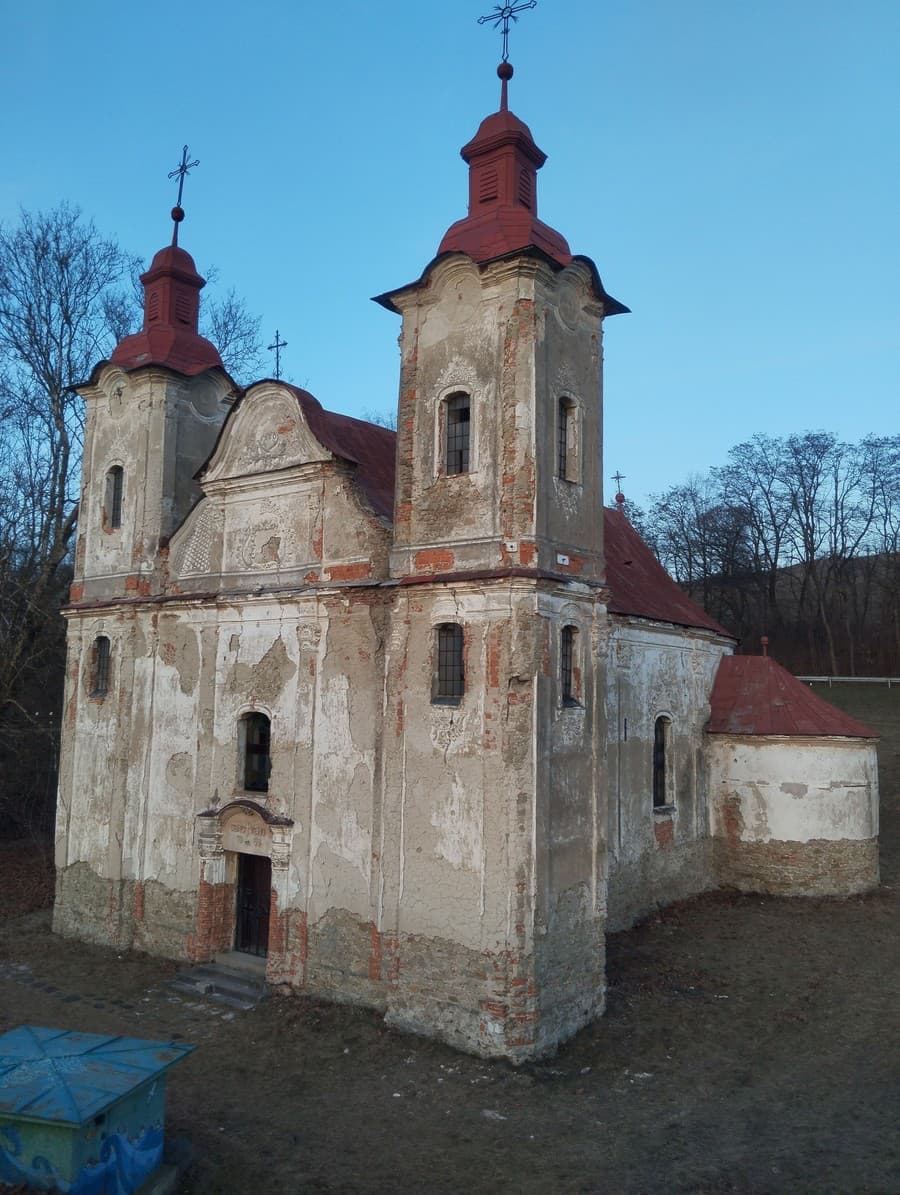 Voda v nádrži Domaša doslova mizne domácim aj návštevníkom pred očami.