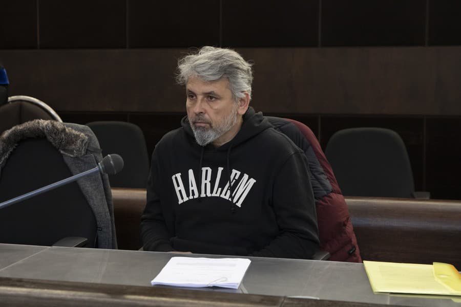František B. je obvinený z vraždy bývalého prednostu Obecného úradu v Ivanke pri Dunaji.