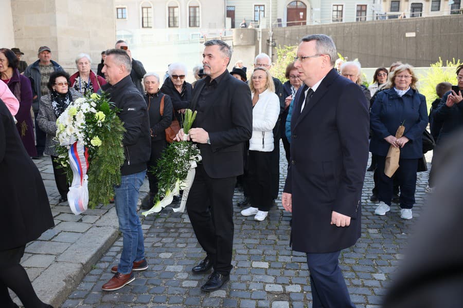Posledná rozlúčka so Štefanom Kvietikom. Na snímke Lukáš Machala.