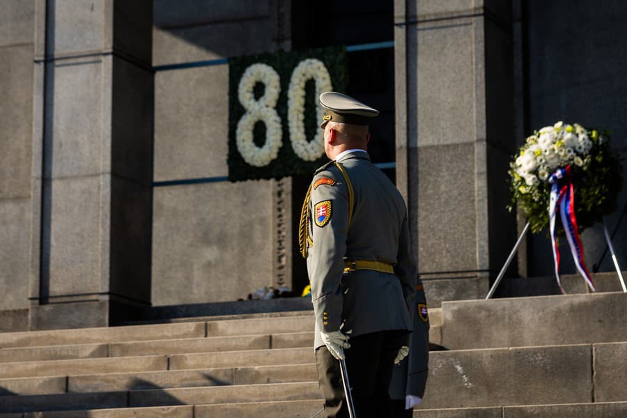 80. výročie oslobodenia Bratislavy na bratislavskom Slavíne.