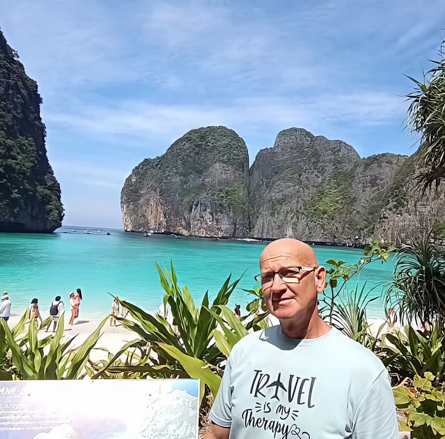 Thajsko. Najznámejšia pláž Maya bay, kde sa natáčal film Pláž.