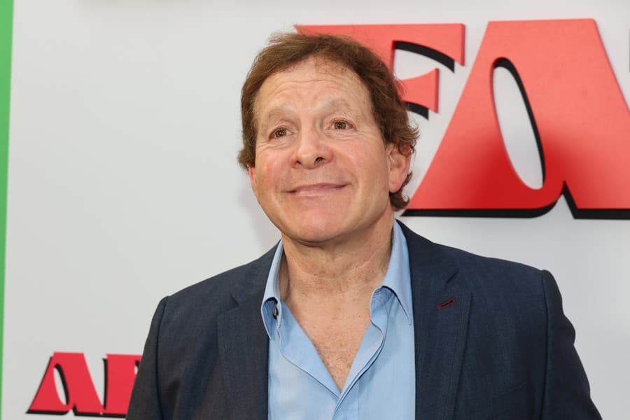 Steve Guttenberg.