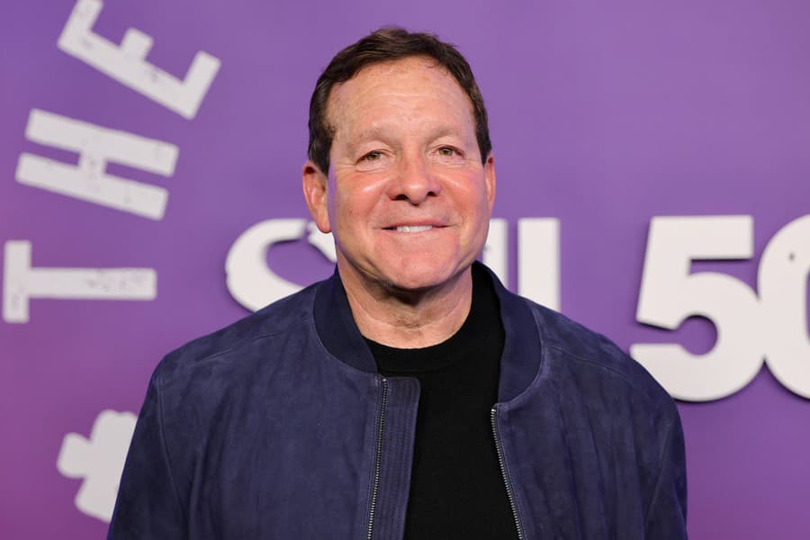 Steve Guttenberg.