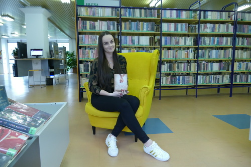 Barbora (22) z  mestskej knižnice v Piešťanoch.