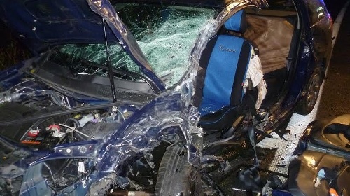 V tomto osobnom aute zahynul mladý spolujazdec Ľubomír († 32) po zrážke s dodávkou pri tuneli Horelica (okres Čadca). 